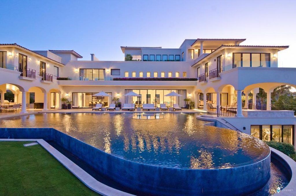 Advantages of living in a villa